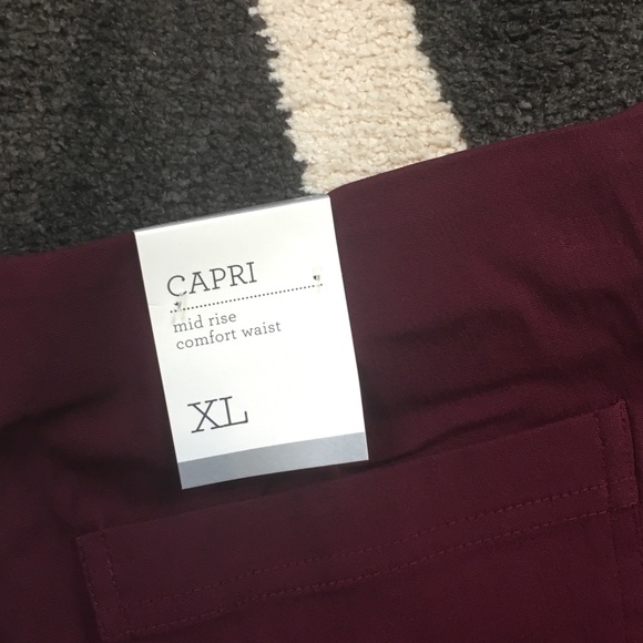 Style&Co Wine Capris NWT - Picture 2 of 5
